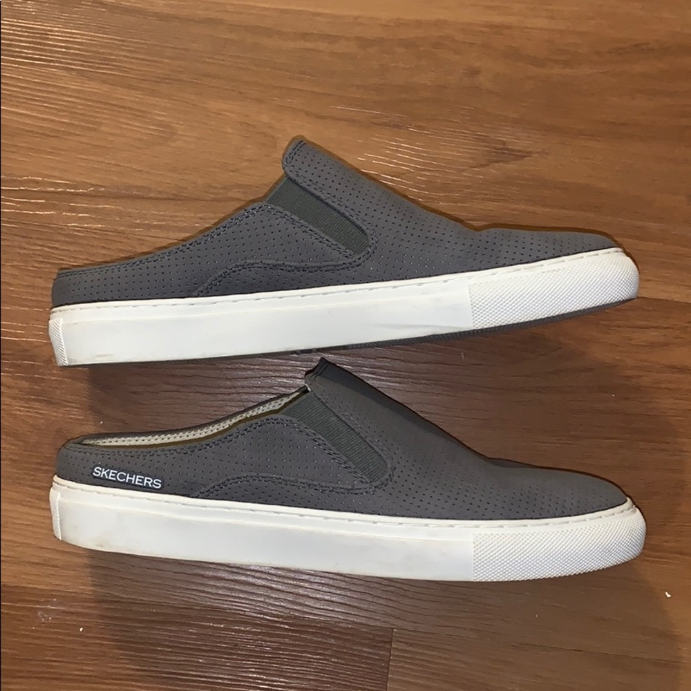 Sketchers Slip on sneakers